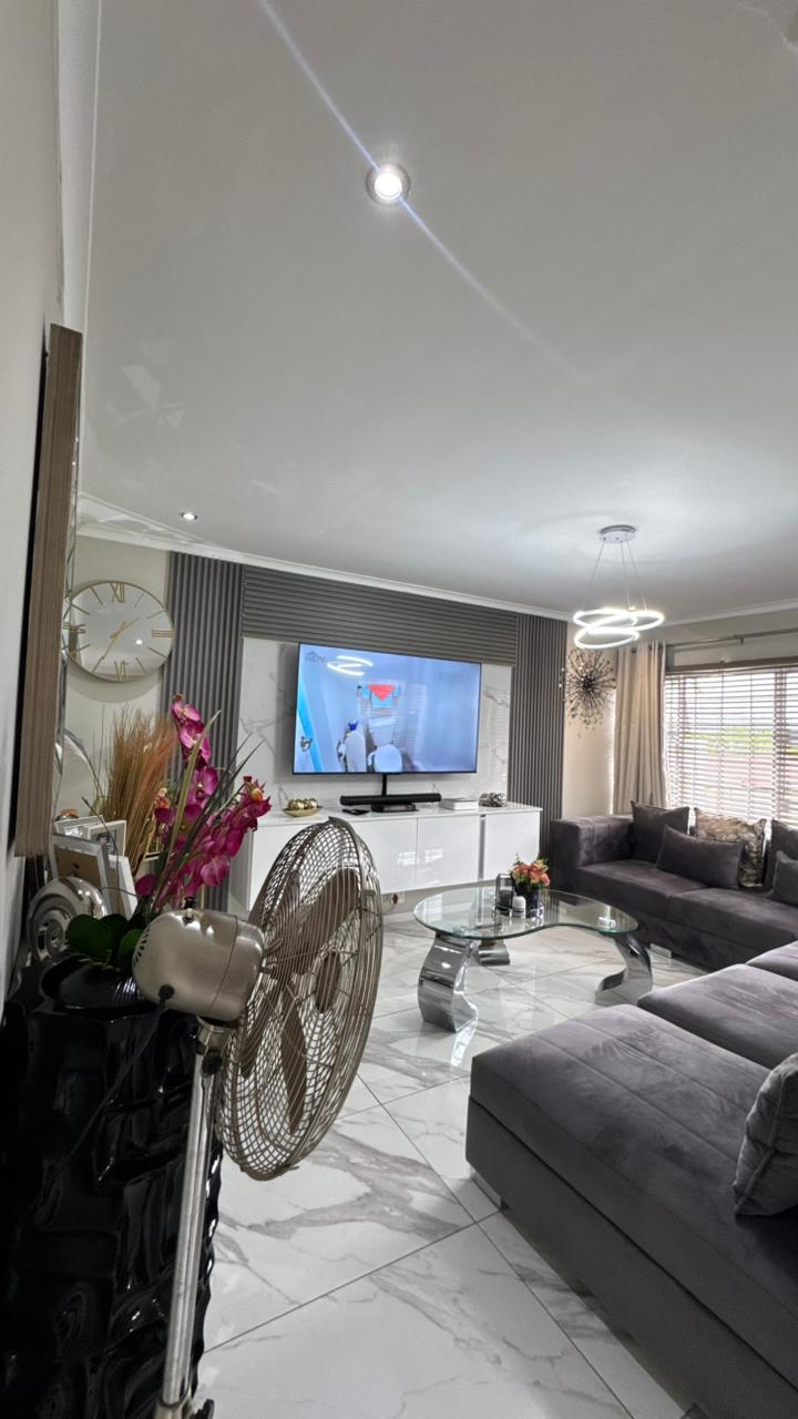 4 Bedroom Property for Sale in Cambridge West Eastern Cape